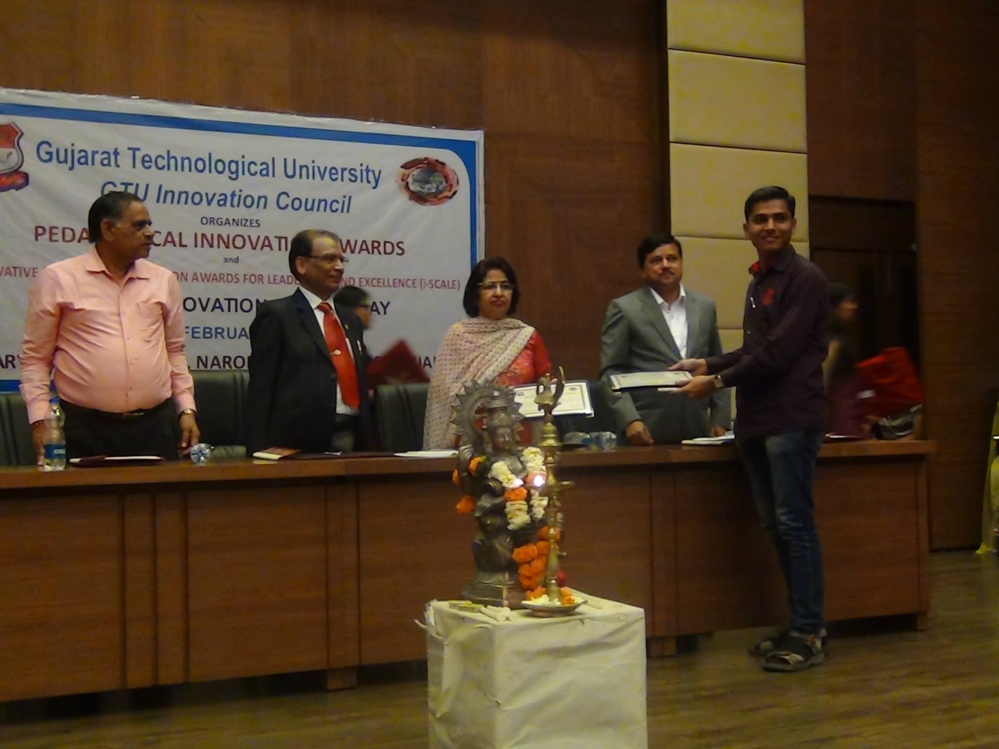 Innovative Students’ Co-Creation Awards for Leadership and Excellence (i-SCALE)